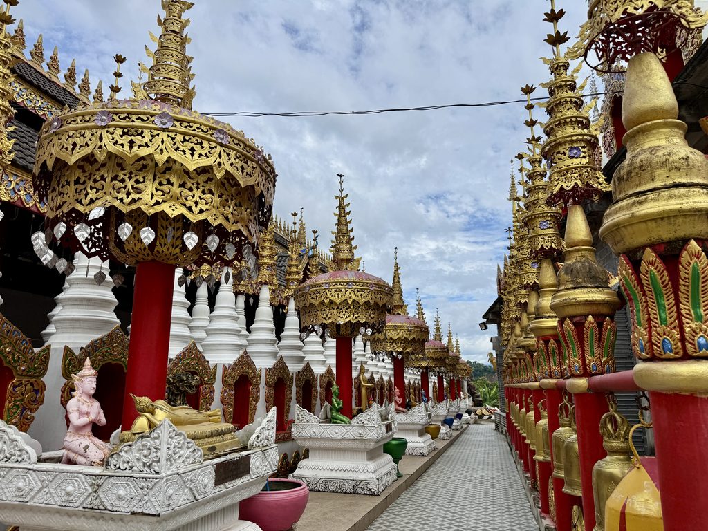 รายละเอียดงานประดับและศิลปะภายในวัดเมืองมูลบุญเรืองคีรี รายละเอียดงานประดับและศิลปะภายในวัดเมืองมูลบุญเรืองคีรี
